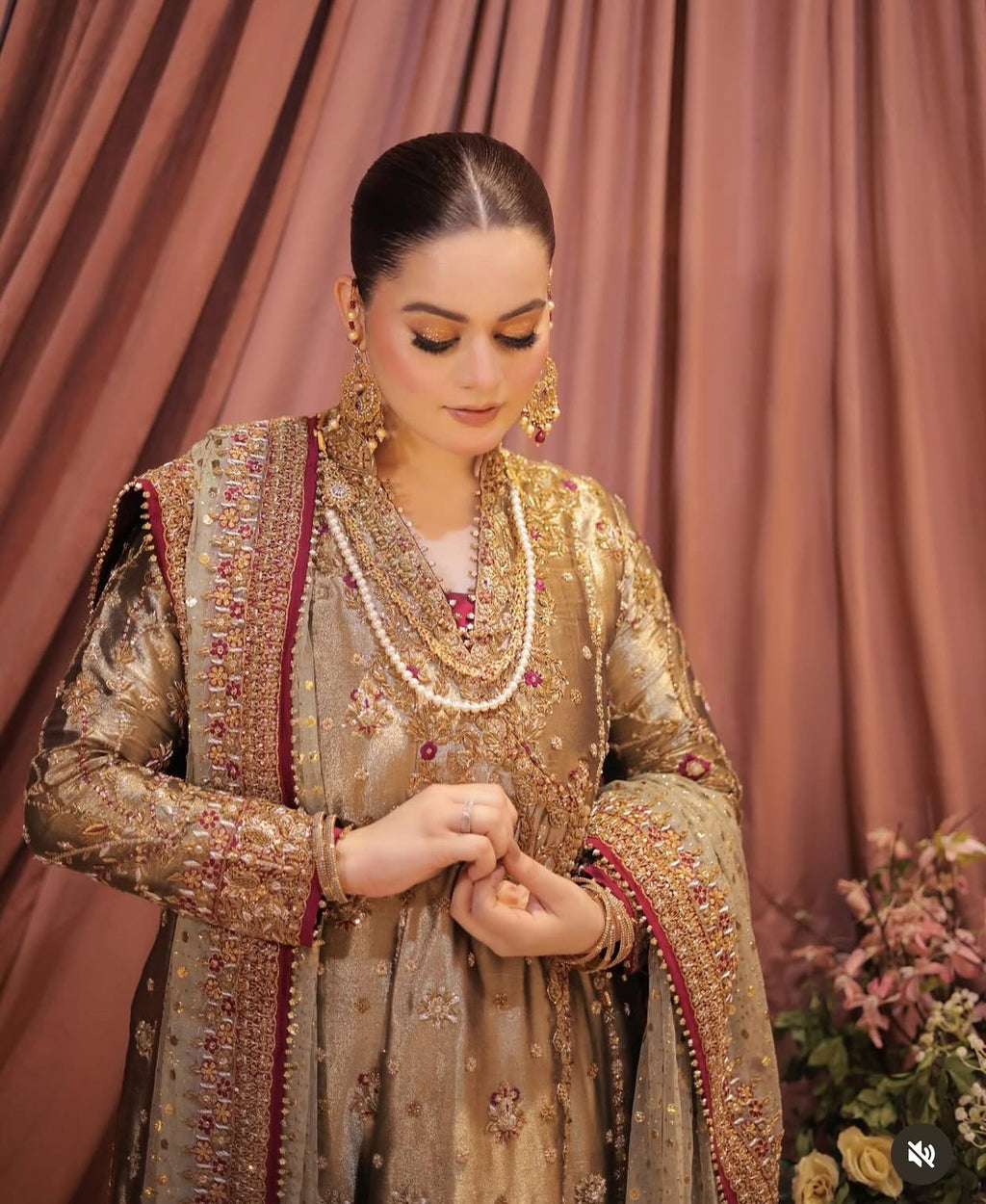 Haris Shakeel - Golden Angharaka (HS-GA-749)