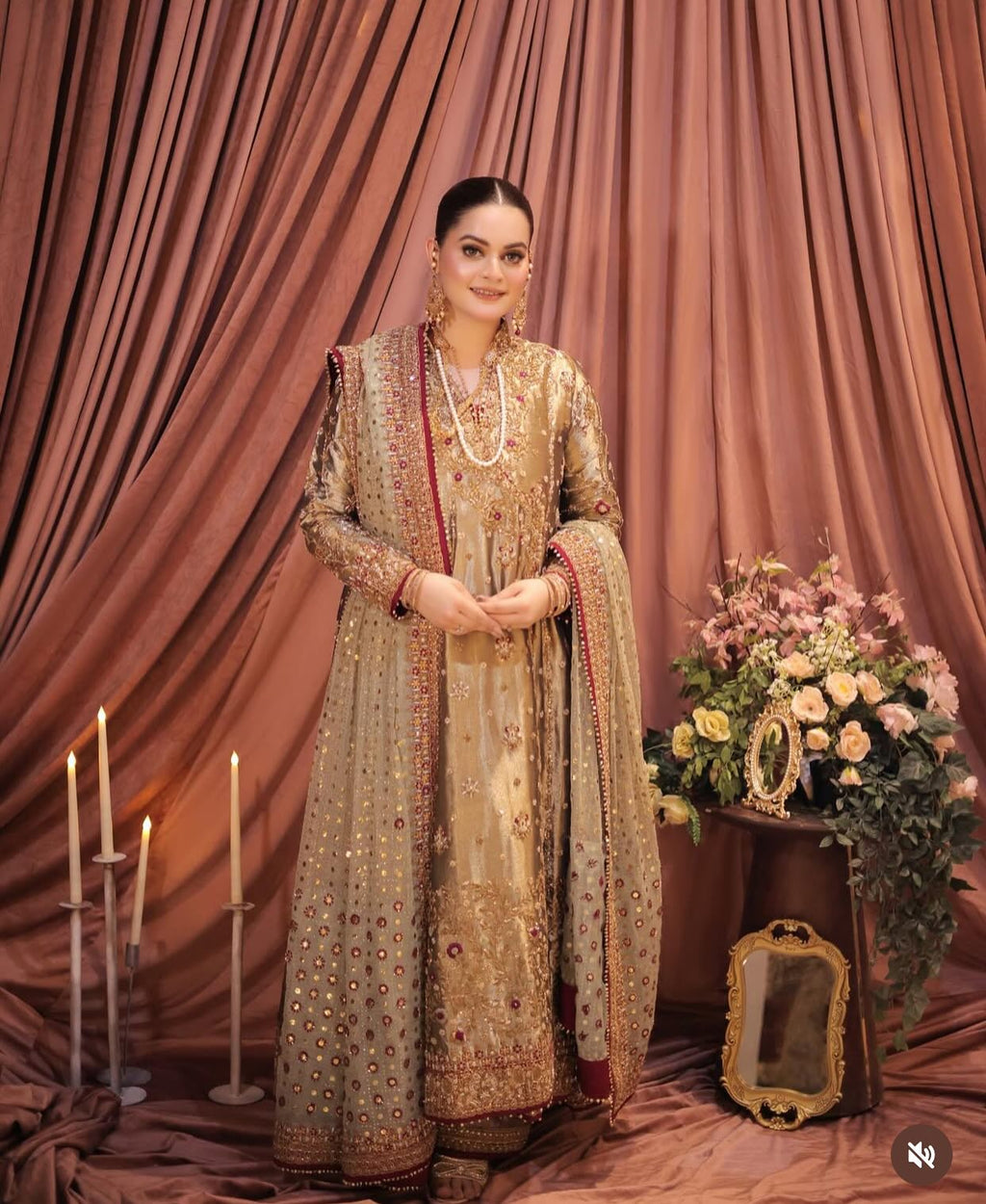 Haris Shakeel - Golden Angharaka (HS-GA-749)